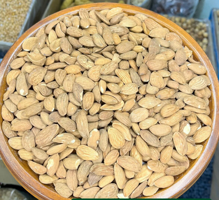 مغز بادام درختی ایرانی